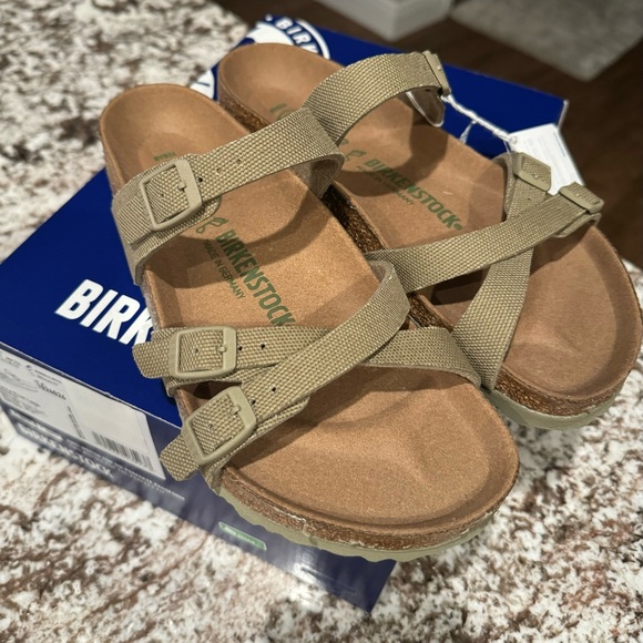 Birkenstock Sandals 💚 - Picture 4 of 15